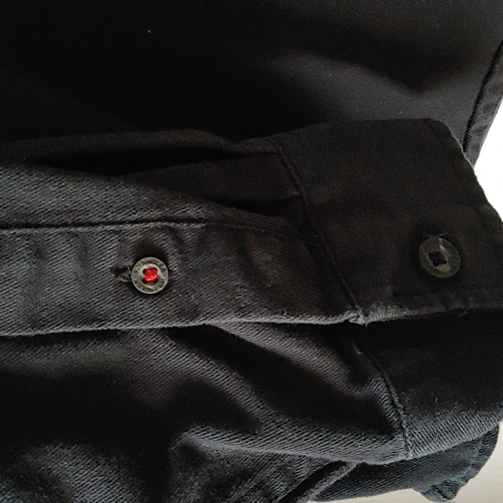 Wrangler Men's LG Black Button Down Shirt Faded From Wash - Picture 3 of 7